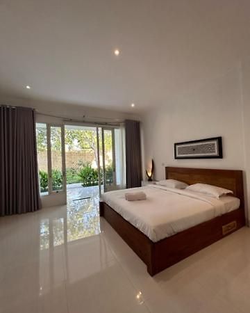Turtle House Lombok Hotel Kuta  ภายนอก รูปภาพ
