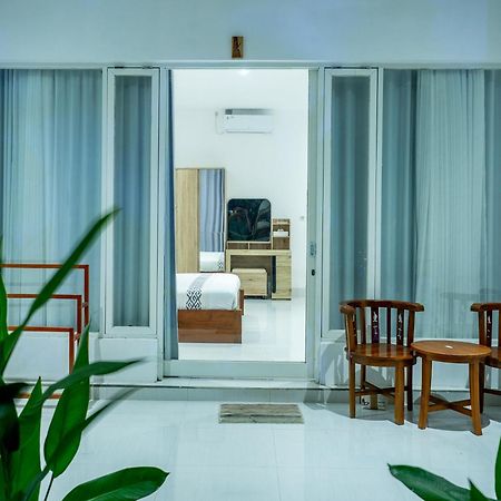 Turtle House Lombok Hotel Kuta  ภายนอก รูปภาพ