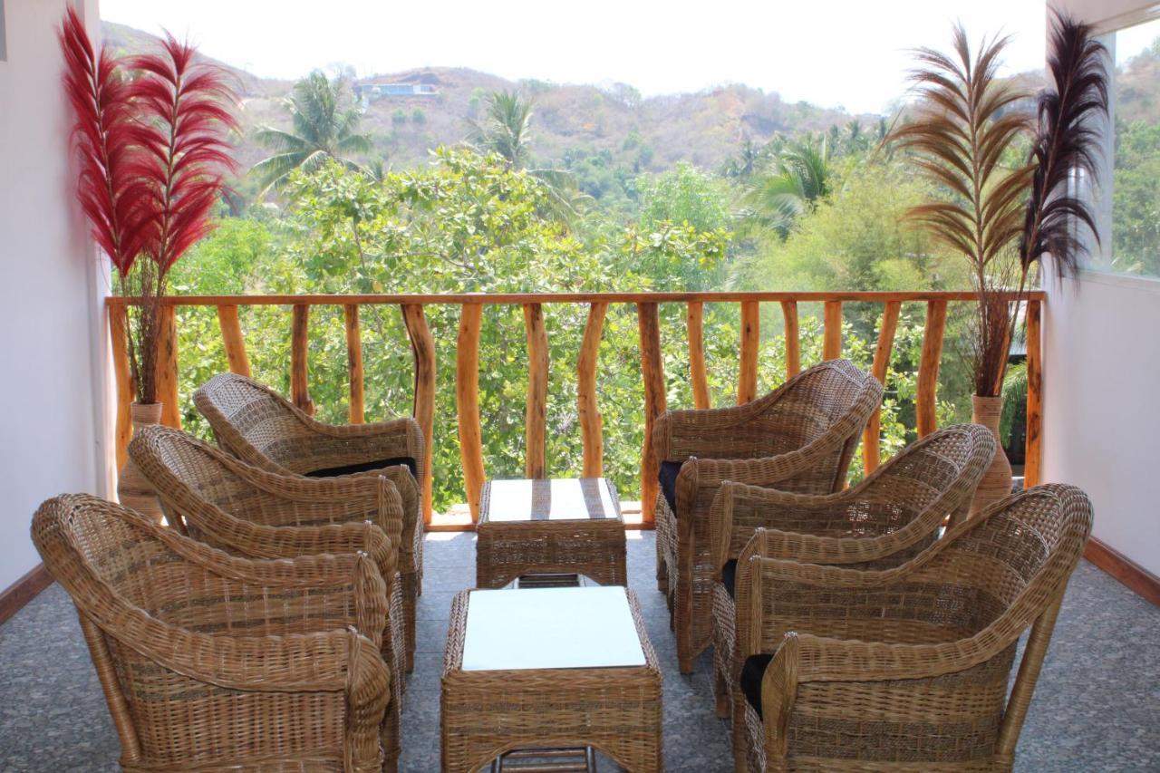 Turtle House Lombok Hotel Kuta  ภายนอก รูปภาพ