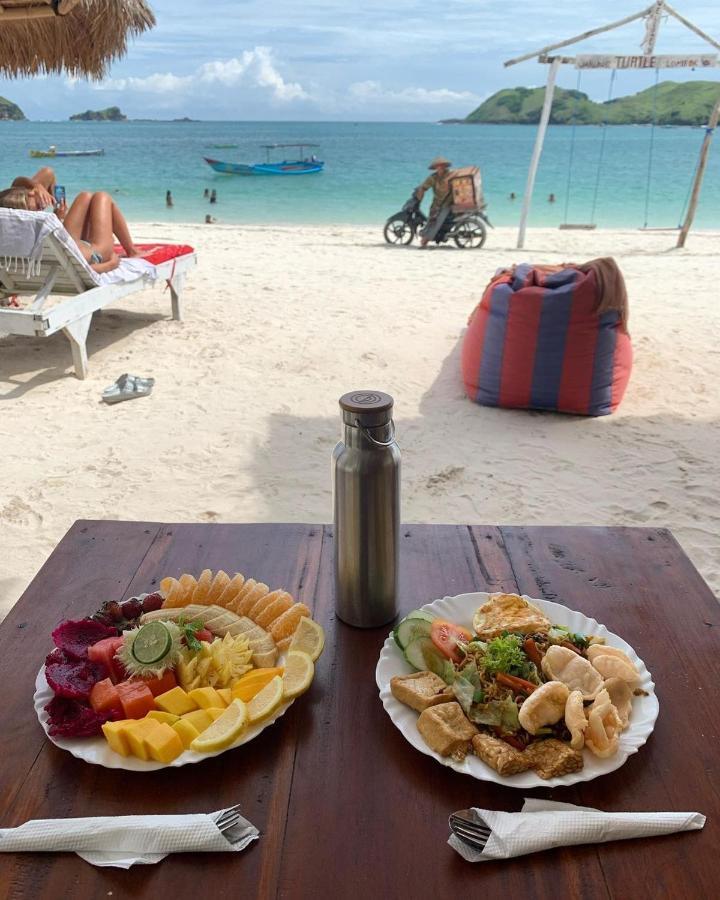 Turtle House Lombok Hotel Kuta  ภายนอก รูปภาพ