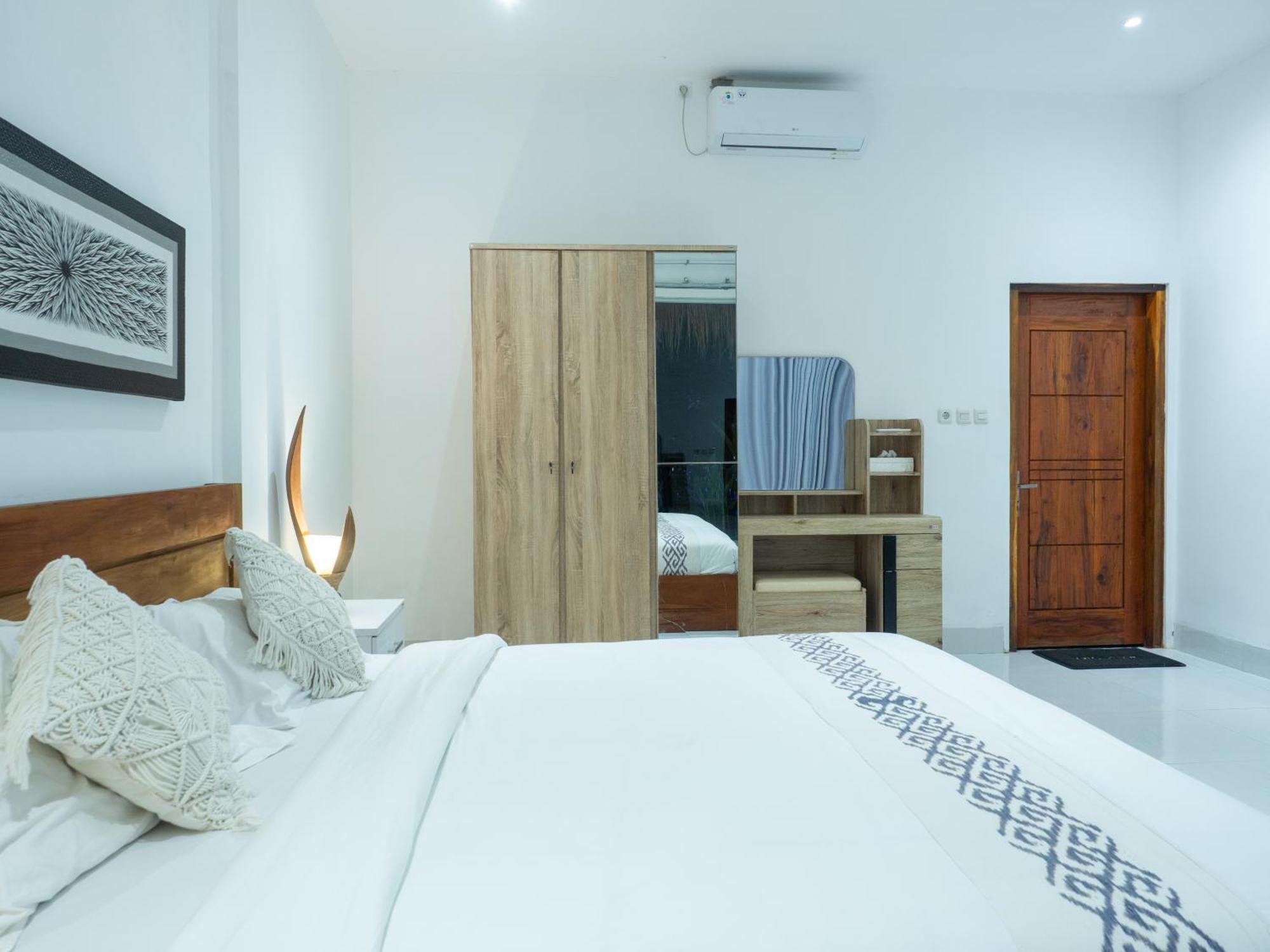 Turtle House Lombok Hotel Kuta  ภายนอก รูปภาพ